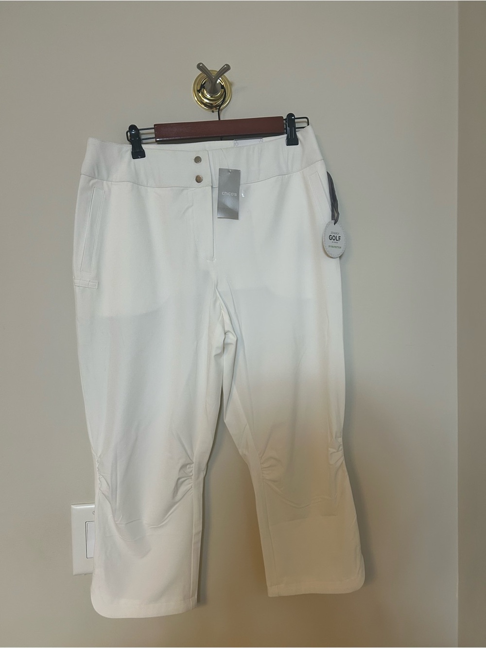 Women's White Stretch Golf Capris